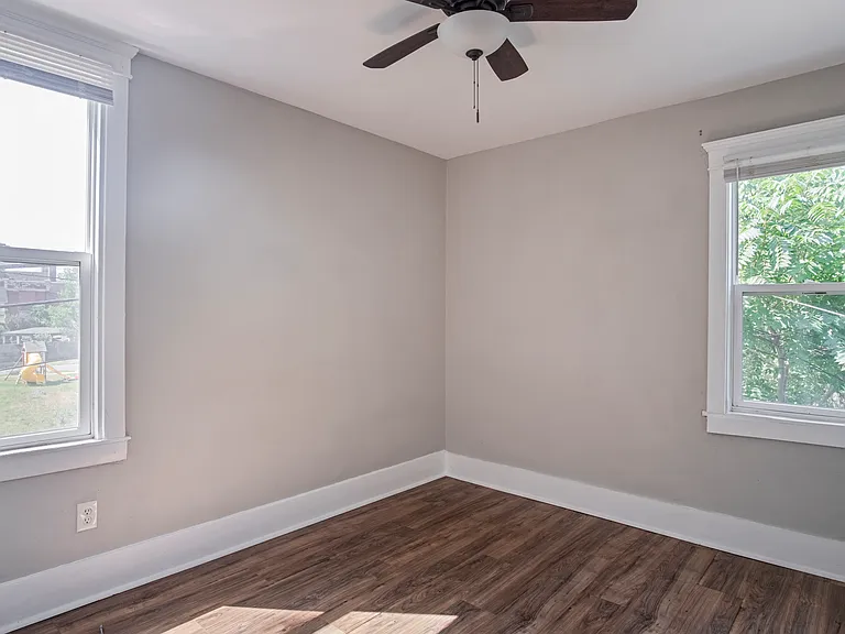 2233 Campbell St — Photo 10