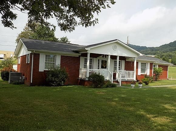 1st image of 205 W Hills Dr