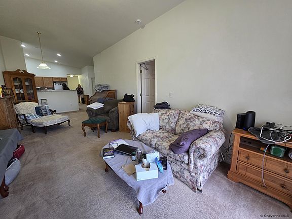 4th image of 317 Hunters Way