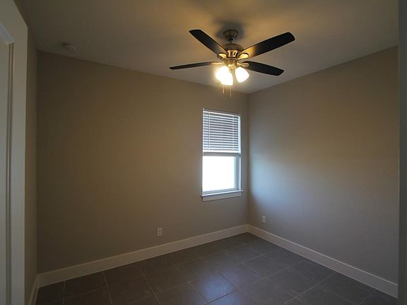 5th image of 307 Dogfish Way