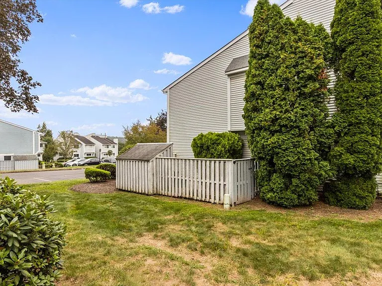 33 Hillcroft Way — Photo 14