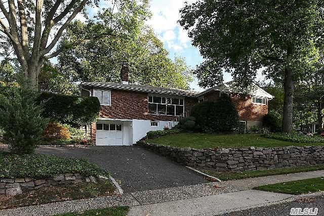 1st image of 1 Jeannette Dr