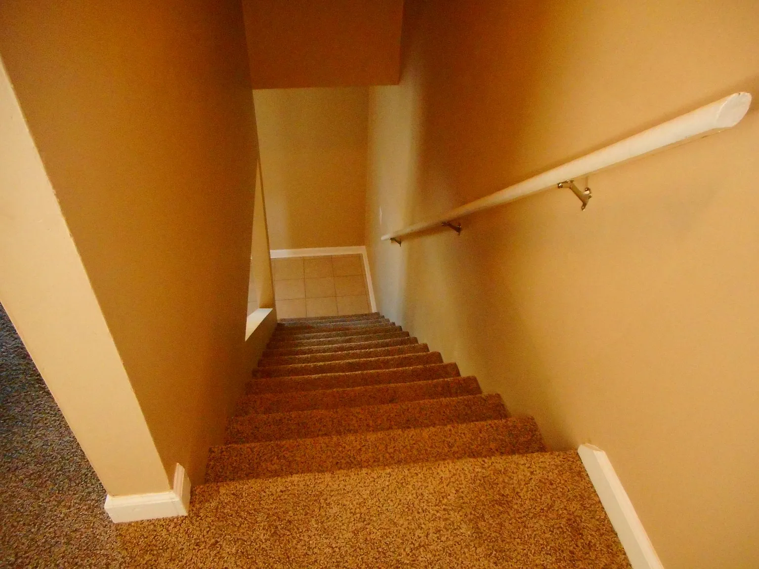 2 bed, 1.5 bath, 1044 sqft, $995 — Photo 4