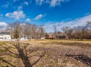 286 Hawkinson Ct, Glen Ellyn, IL 60137