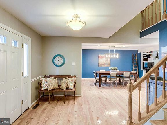 5th image of 6025 Burnside Landing Dr