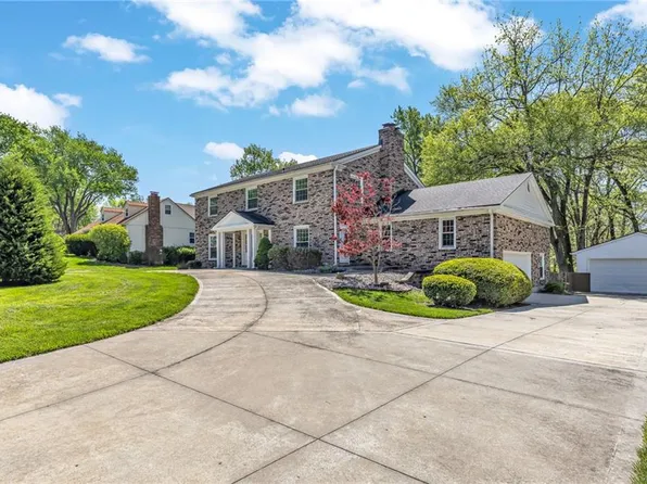 401 Smiley Rd, Liberty, MO 64068