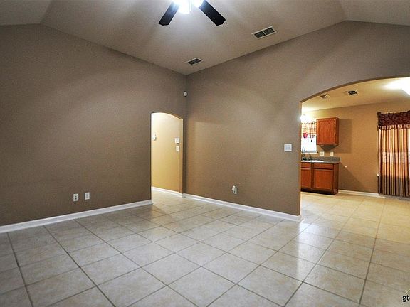 2nd image of 1403 N Fannin Ave