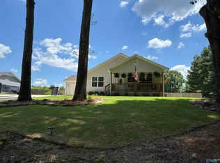 135 Cumberlind Dr, Guntersville, AL 35976
