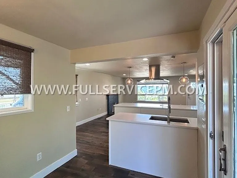 7412 Military Rd S — Photo 16