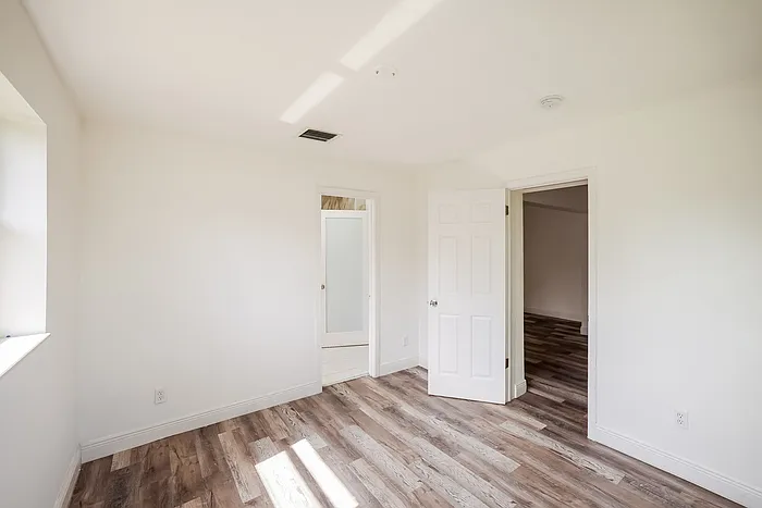 730 NW 18th St — Photo 11