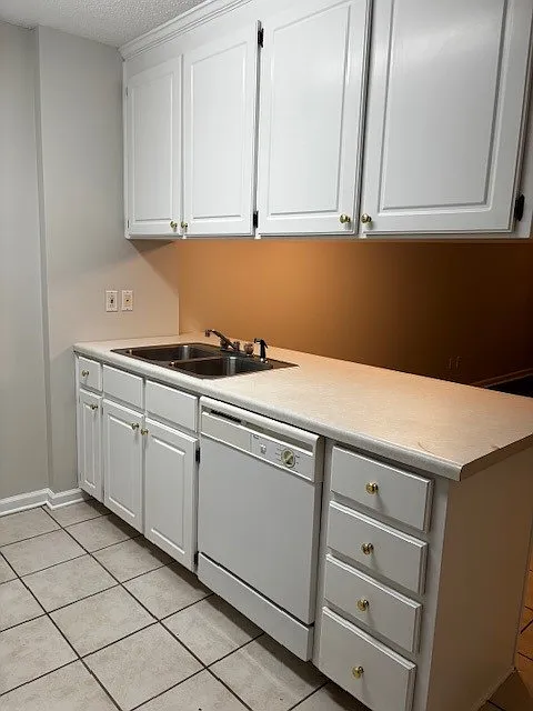 2 bed, 1.5 bath, 1008 sqft, $975 — Photo 4