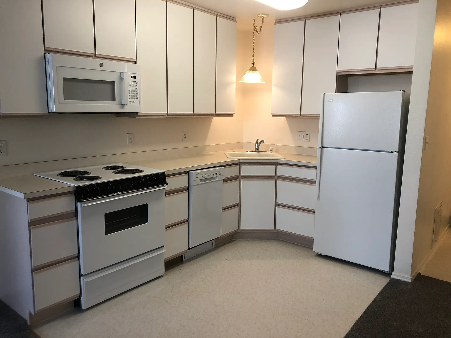 1 bed, 617 sqft, $1,100 — Photo 4
