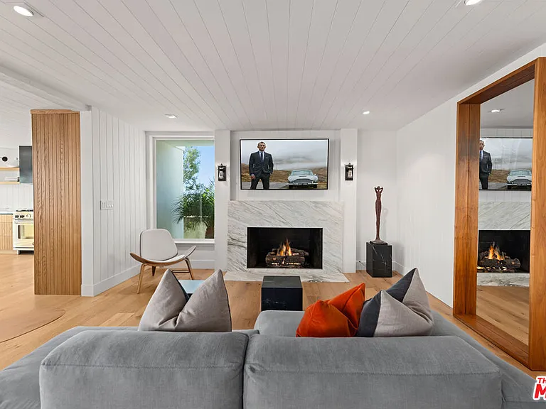 23901 Malibu Knolls Rd — Photo 24