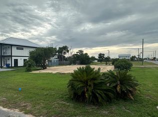 211 Carolina Dr, Mexico Beach, FL 32456