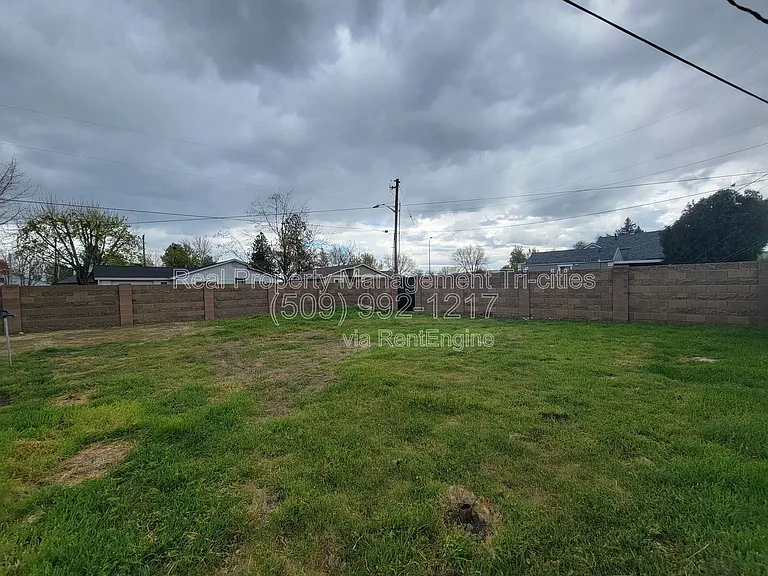 1124 E 7th Ave — Photo 13