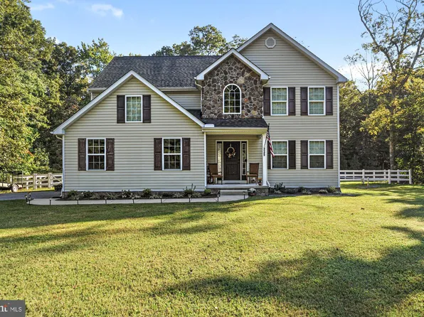 235 Hunters Run Blvd, Felton, DE 19943