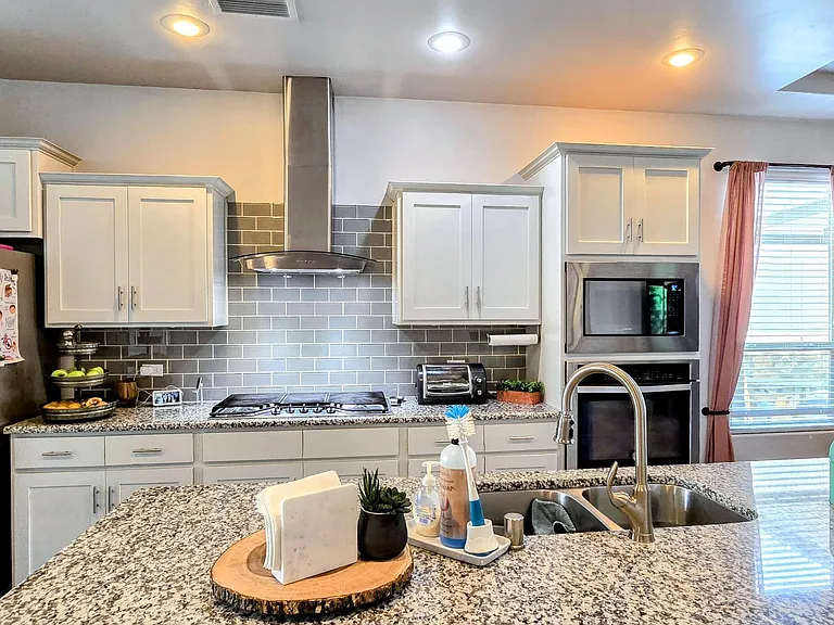 683 Codford Dr — Photo 8