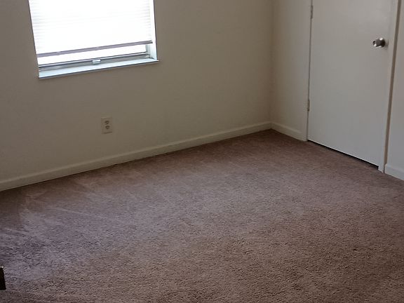 4th image of 9260 Rosehill Rd APT 8