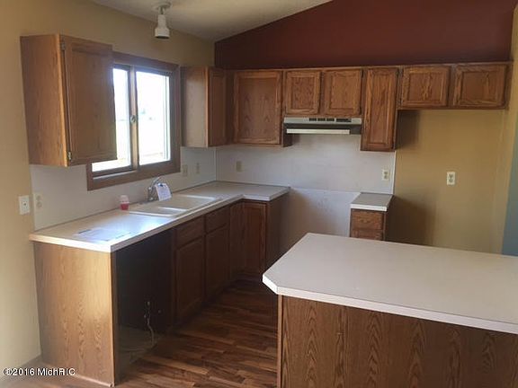 4th image of 241 Jennifer Ln