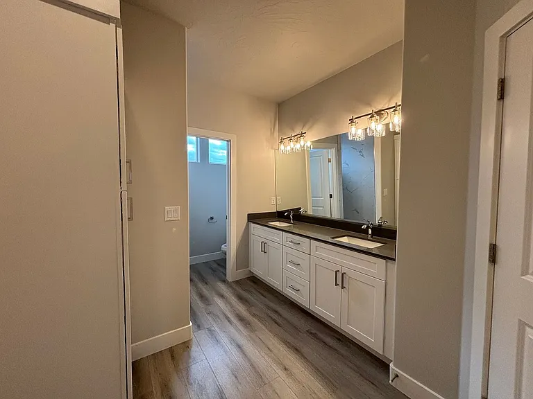 1073 S 4380 W — Photo 42