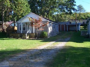 513 Sevier St, Livingston, TN 38570