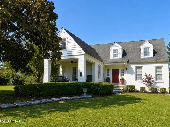 204 Grand Blvd, Greenwood, MS 38930