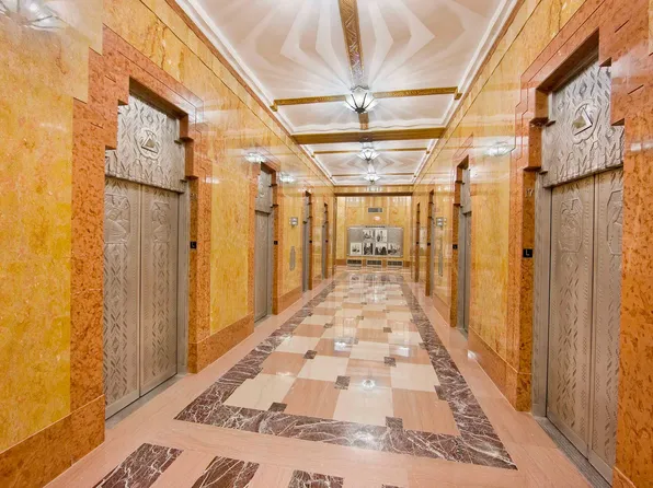 70 Pine Street image 12 of 26