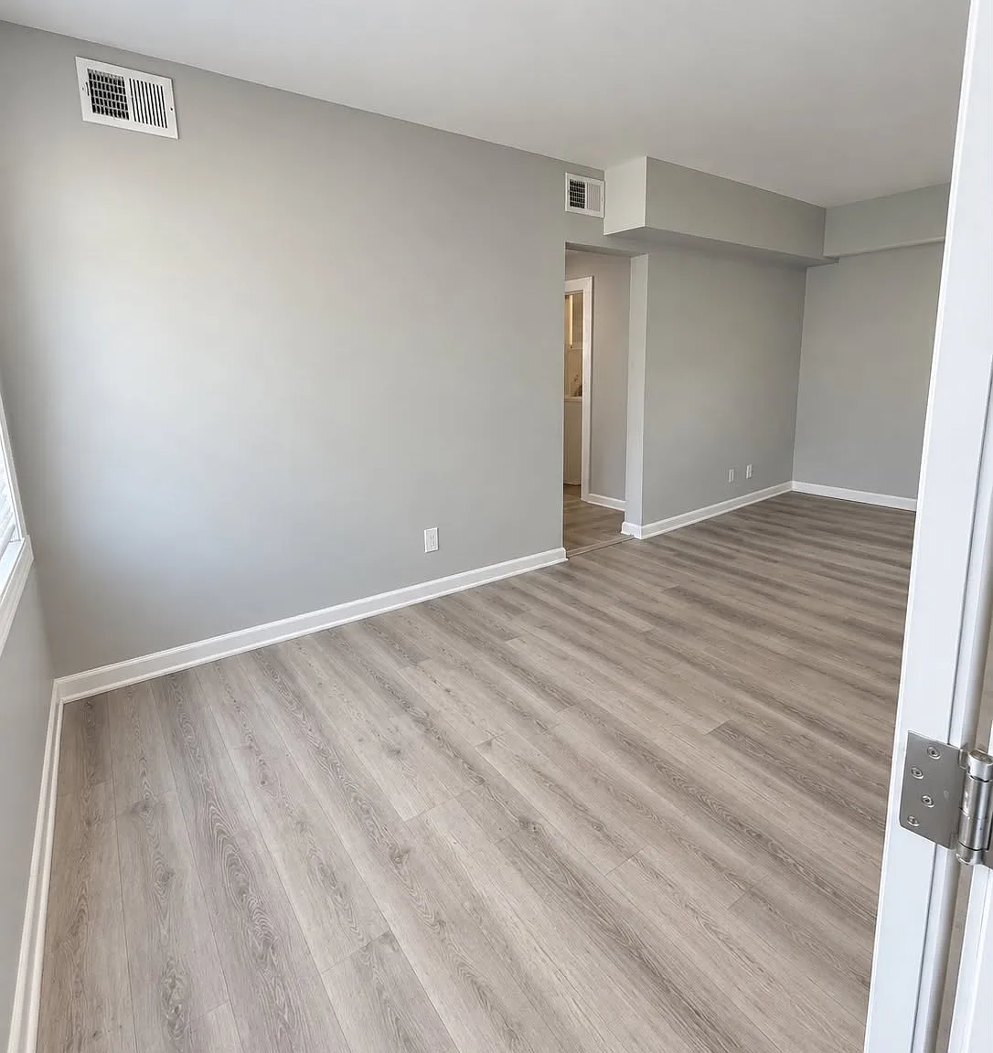 5 bed, $2,372 — Photo 4