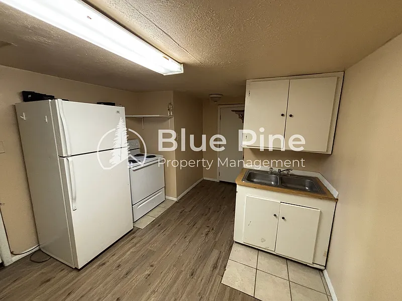 Studio, 1.0 bath, 175 sqft, $450 — Photo 2