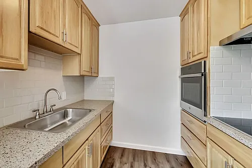 897 Northrup St #12 Photo 1