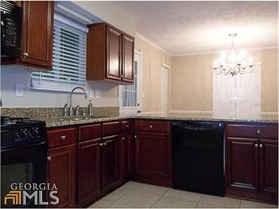 5th image of 2405 Southern Oak Dr SW