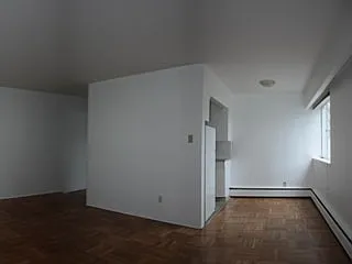 1235 Comox St — Photo 12