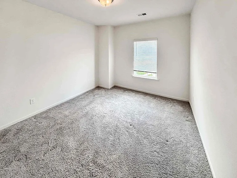 5784 Silver Lake Dr — Photo 17