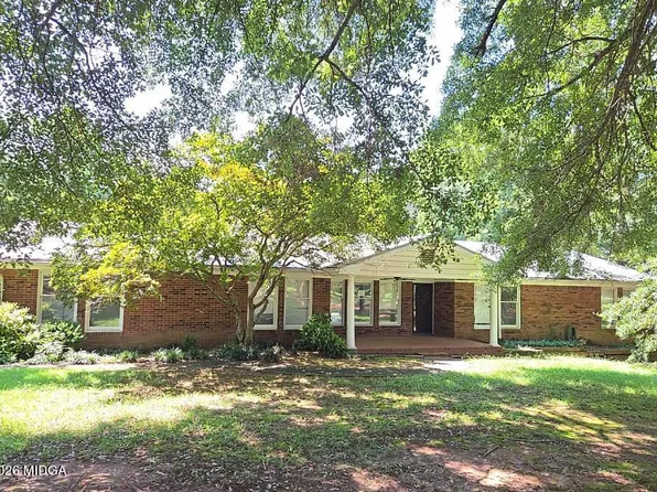 308 Horseshoe Bend Cir, Griffin, GA 30223