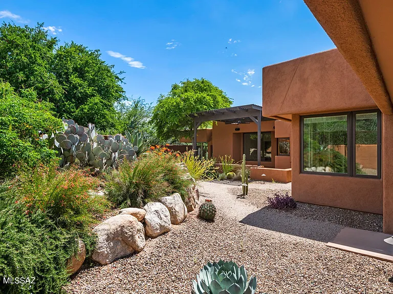 6561 N Avenida De Posada — Photo 49