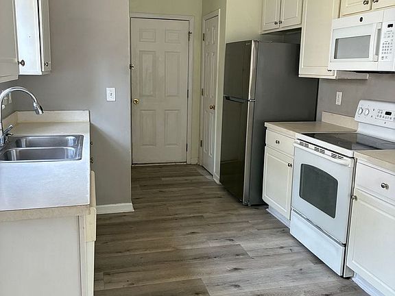 2nd image of 8021 Pleasant Point Ln