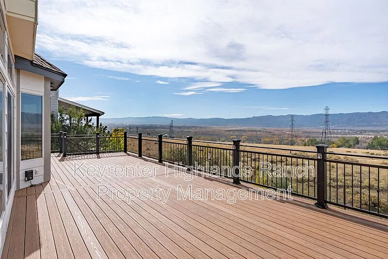 4 bed, 4.5 bath, 4199 sqft, $3,995 — Photo 4
