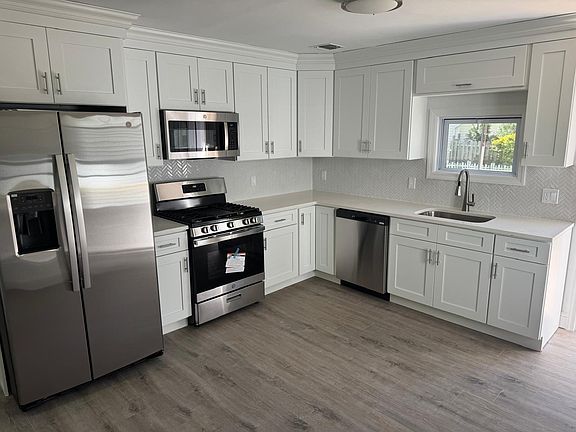 4th image of 99 Forest Rd