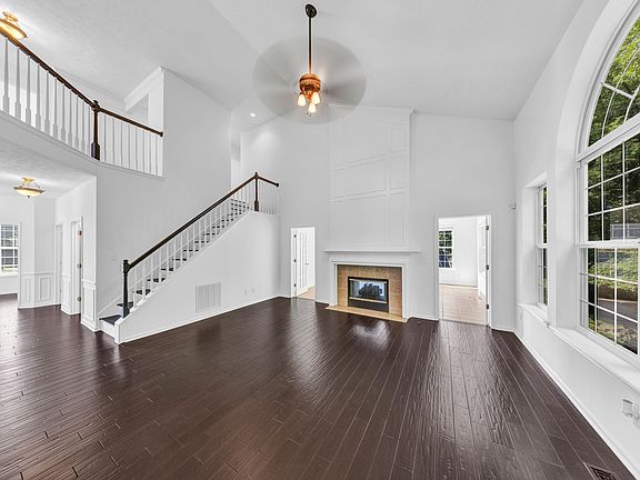3rd image of 8274 Sweetclover Dr