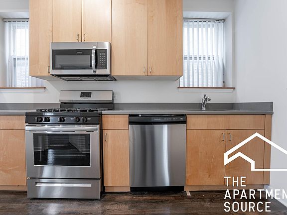 2nd image of 1254 N Greenview Ave APT 1