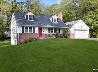 947 E Glen Ave, Ridgewood, NJ 07450