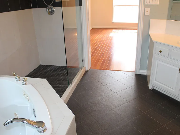 11000 Breezewood Dr — Photo 13