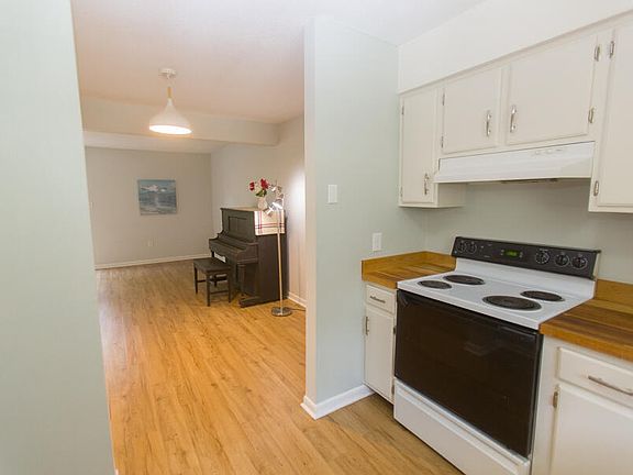 4th image of 2362 Parsonage Rd APT 14B