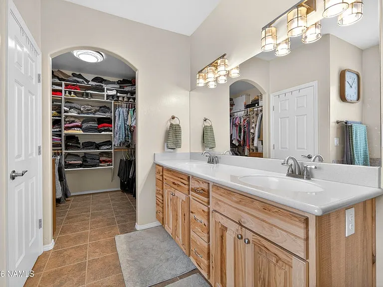 10418 Lundin Rd — Photo 9
