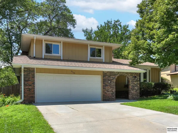 918 S 152nd Cir, Omaha, NE 68154