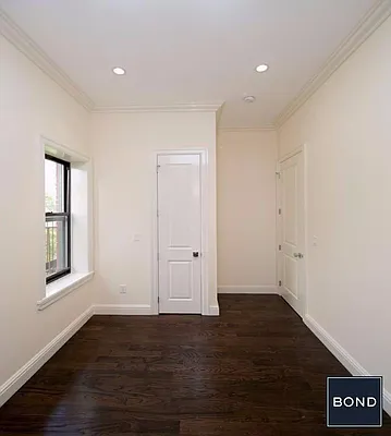 Rented by Bond New York | media 38