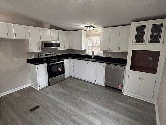 3rd image of 10835 Winterham Rd