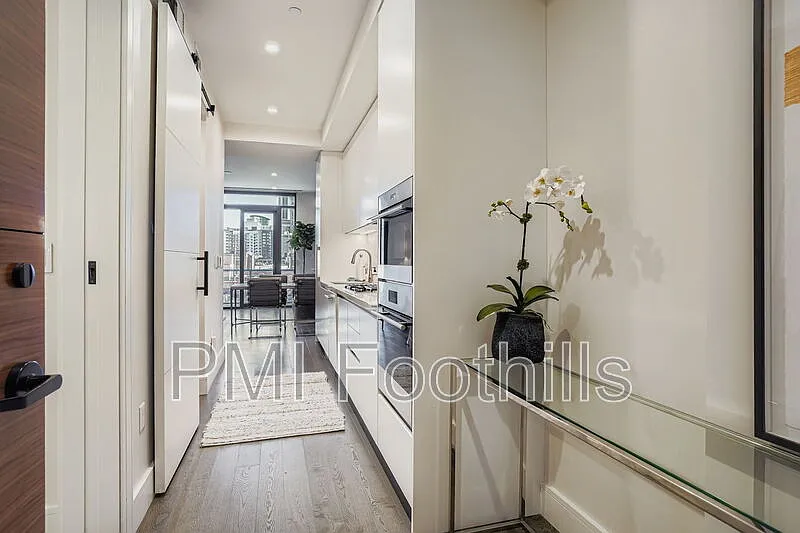 Studio, 1.0 bath, 531 sqft, $1,687 — Photo 2
