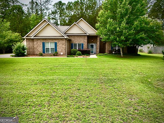 2nd image of 110 Holly Lakes Dr