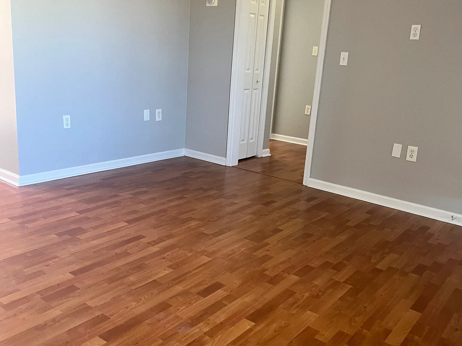 3 bed, 1122 sqft, $2,100 — Photo 4